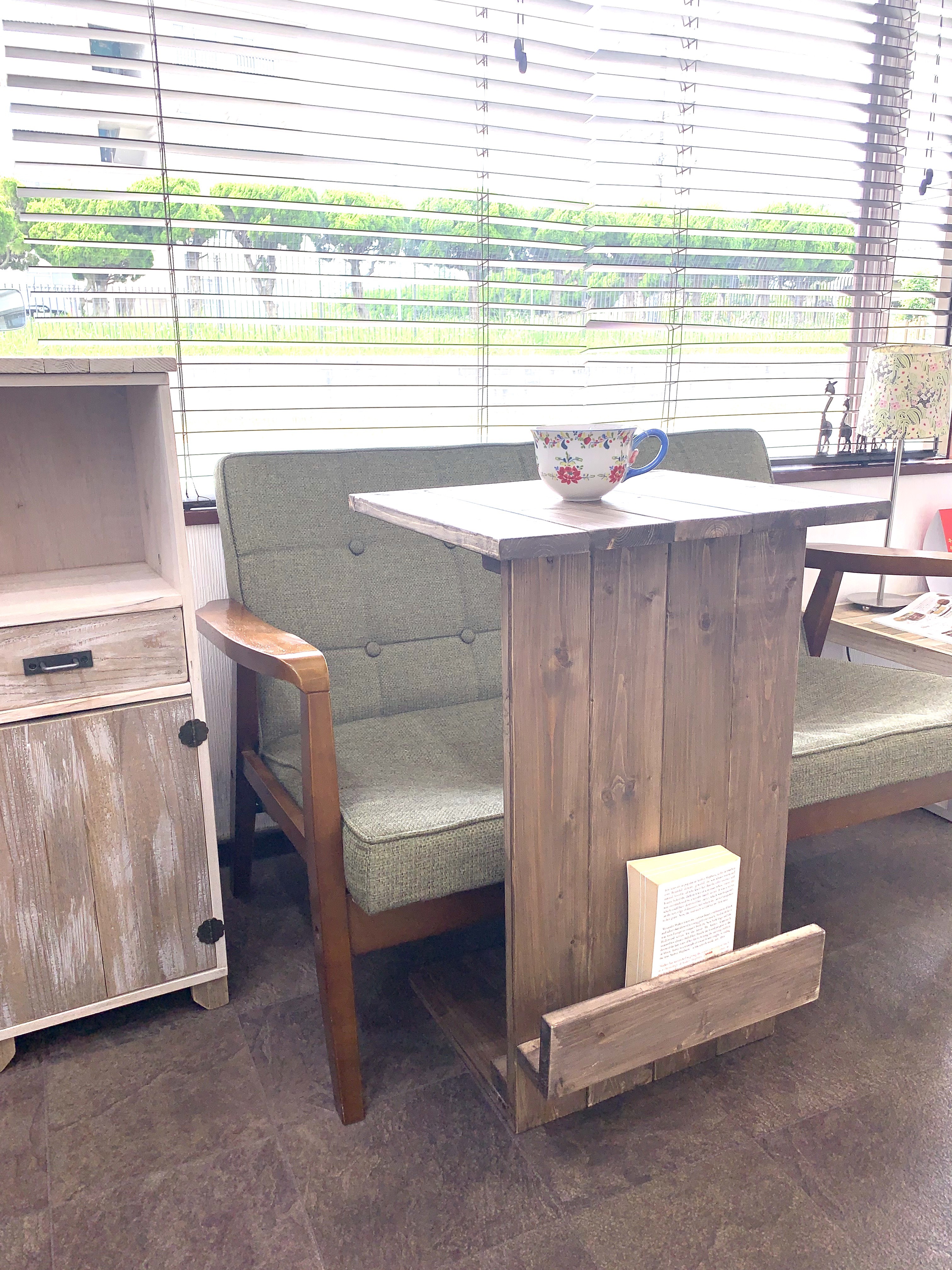 シャビ−ソファーサイドテーブル