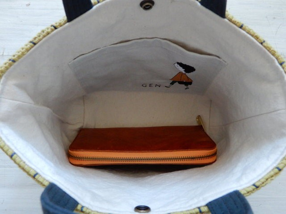 裂き織りのバッグ スクエア　チョークストライプ　和辛子 3枚目の画像