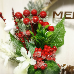 再販：《クリスマスリース》トルコキキョウ：赤い実：松ぼっくり 3枚目の画像