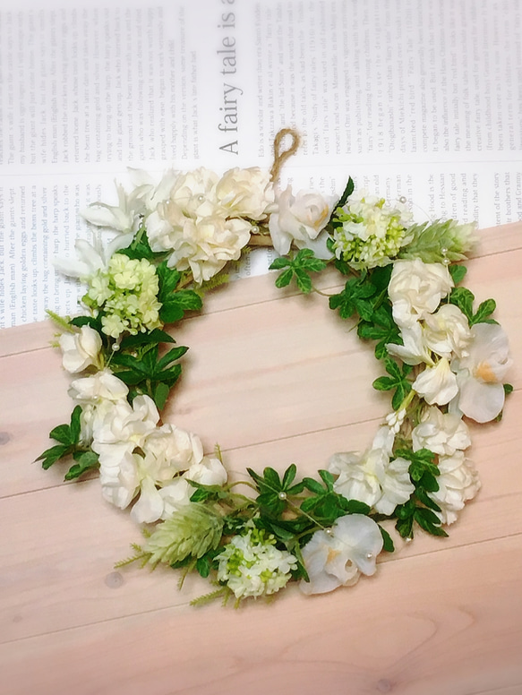 ❲送料無料❳　リース　白いお花たち 1枚目の画像