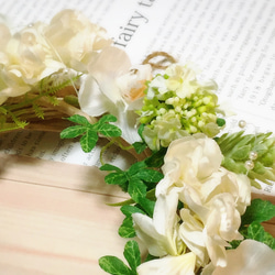 ❲送料無料❳　リース　白いお花たち 2枚目の画像