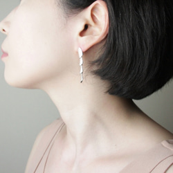 Flower Petals Earrings Sterling Silver/花びらピアス　シルバー 2枚目の画像