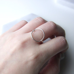 Minimalistic Round Ring Sterling Silver 1枚目の画像