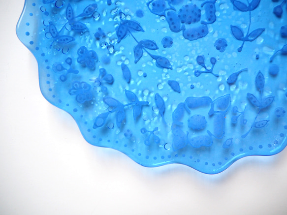 【オーダー制作】レース模様のフリルケーキ皿（ブルー）ガラス 4枚目の画像