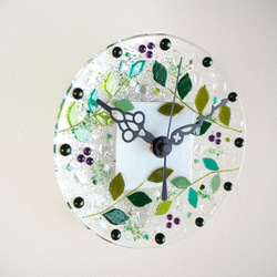 玄関にも♪【オーダー制作】ガラスのミニ壁掛け時計（新緑）別売りの台を使って置き時計に出来ます 1枚目の画像