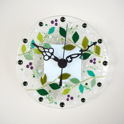 玄関にも♪【オーダー制作】ガラスのミニ壁掛け時計（新緑）別売りの台を使って置き時計に出来ます 2枚目の画像