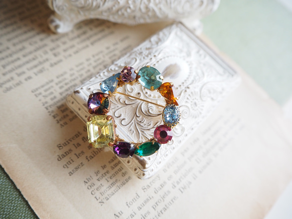 世界にひとつだけ＊ヴィンテージカボションのリースブローチ（マルチ