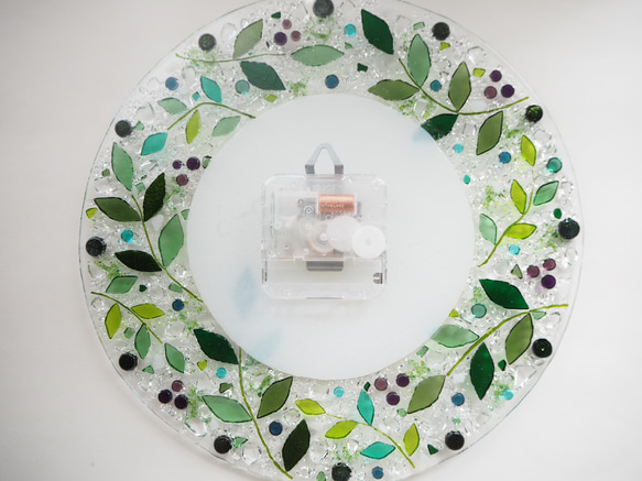 ラッキーモチーフが2つ♪【即納】ガラスの壁掛け時計（四つ葉のクローバーと幸せの青い鳥）電波時計に変更可 即納