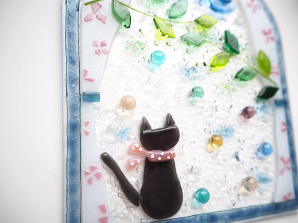 猫好きさんへのプレゼントに⭐︎【オーダー制作】窓辺の猫オーナメント（シャボン玉と幸せの青い鳥） 4枚目の画像