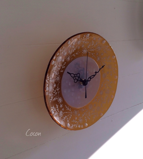 お皿の壁掛け時計（ラインフラワー・YE） 4枚目の画像