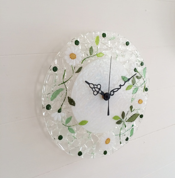 Creema1番人気❣️【即納】壁掛け時計（マーガレット・ホワイト）電波時計変更可　ガラス 2枚目の画像