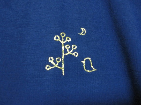 木と鳥と月☆キラキラシャツ（ネイビー） 3枚目の画像