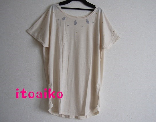 シズクフエルトと金色キラキラドット♪Tシャツ（キナリ）