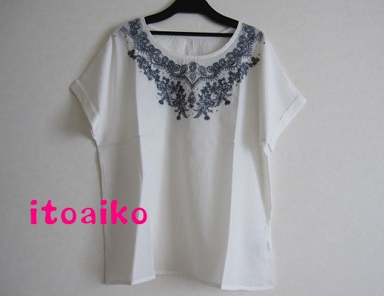 キラキラ♪金色ラメ三日月とドット☆☆刺繍シャツ♪（シロ）