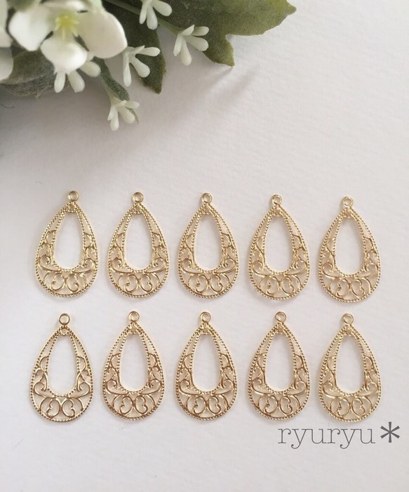 ☆送料無料☆しずく型 カン付き透かしパーツ☆ その他素材 ryuryu  