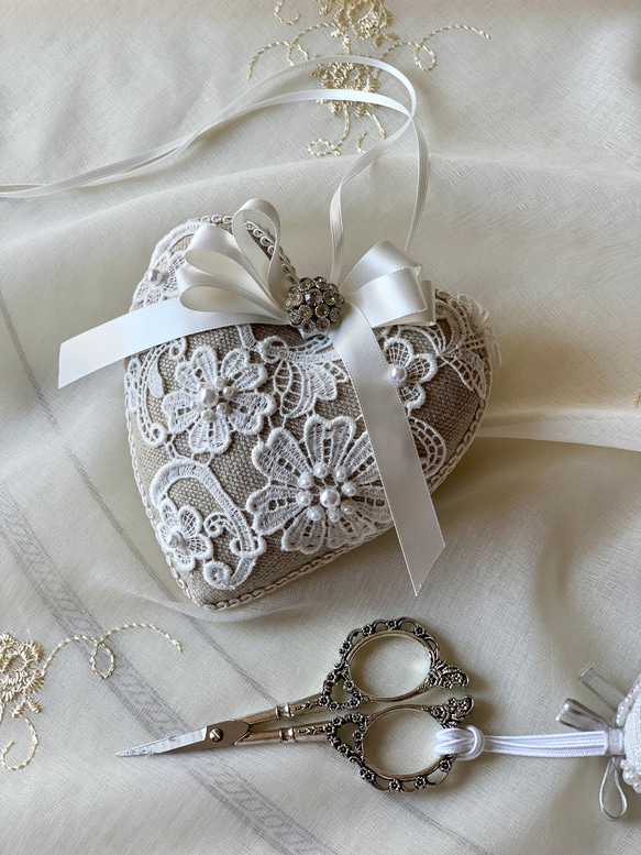 壁掛けハートピンクッション その他インテリア雑貨 Ellen Danica 通販