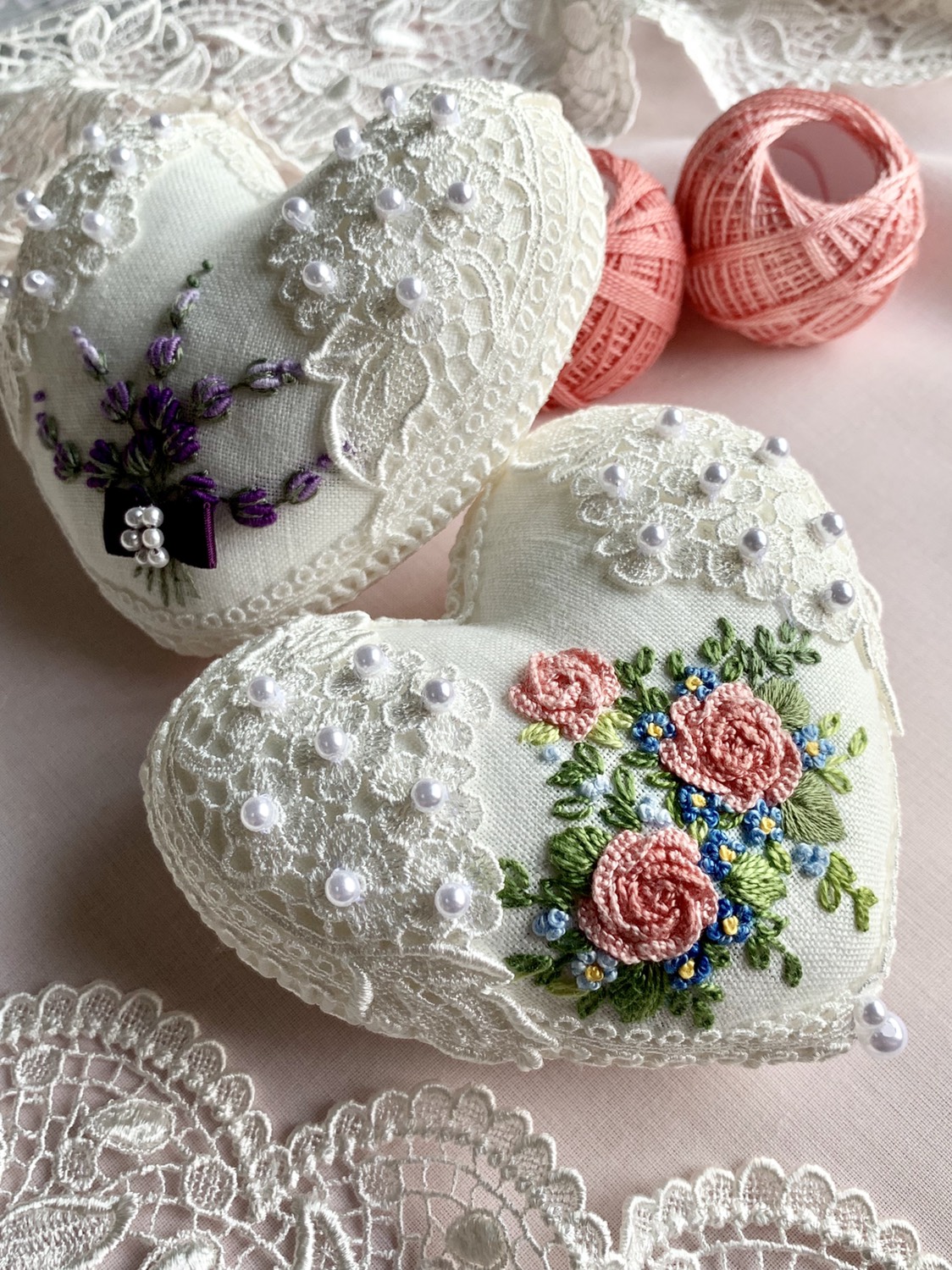 ピンク薔薇刺繍♡ダークグレー7センチパッチンピン