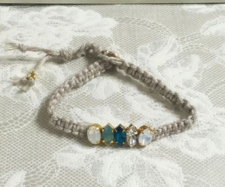 希少Dogwool素材にスワロフスキーとコンビブレスレッド