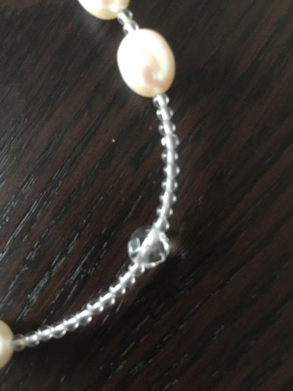 オーバルパールと水晶のネックレス 3枚目の画像