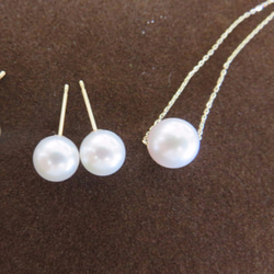 簡單單隻耳環和項鍊套裝，日常使用的高品質 Akoya 珍珠，六月生日石 第1張的照片
