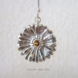 非洲菊鉤形耳環 L 號 [定制] 適合非洲菊愛好者的美味銀飾品 花語：“希望”“積極” 第2張的照片