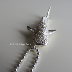 ジンベエザメシルバーネックレス　大人可愛いリアルなジンベエザメ　Whale shark necklace 2枚目の画像