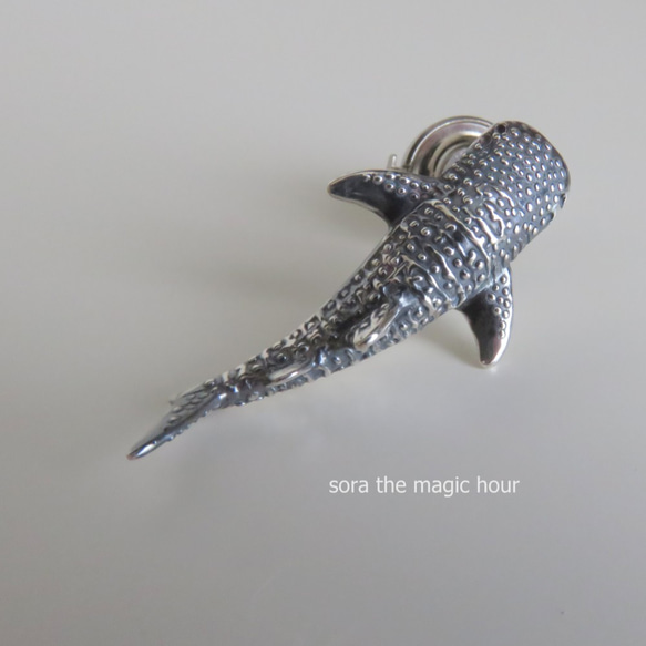 ジンベエザメピン　おしゃれラペルピン　海の生き物好きさんへ　Whale shark lapelpin 9枚目の画像