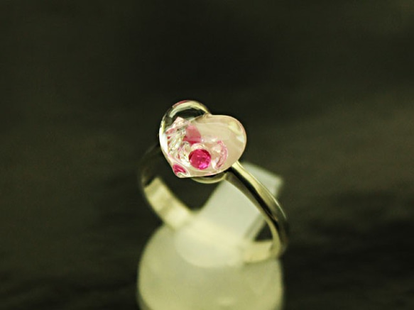 Bijou Heart Glass Ring S Red Color 第3張的照片