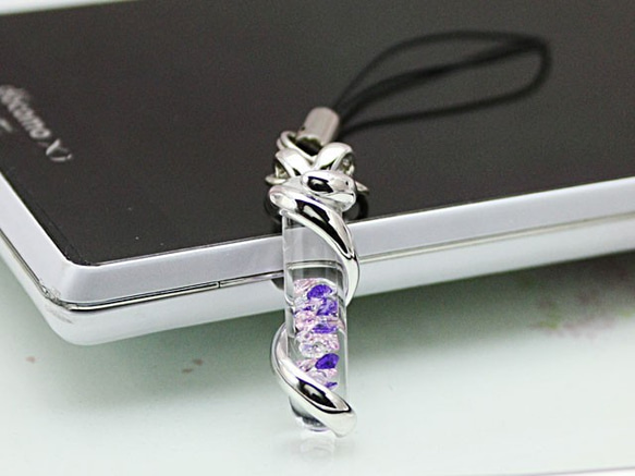 Bijou glass Silver Twister ストラップorイヤホンジャック パープルローズピンクカラー 1枚目の画像