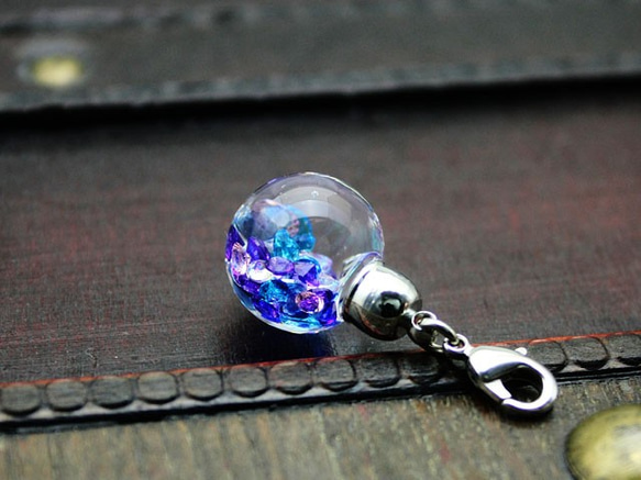 新作Bijou glass Ball Pendant L 冰藍系紫色 第2張的照片