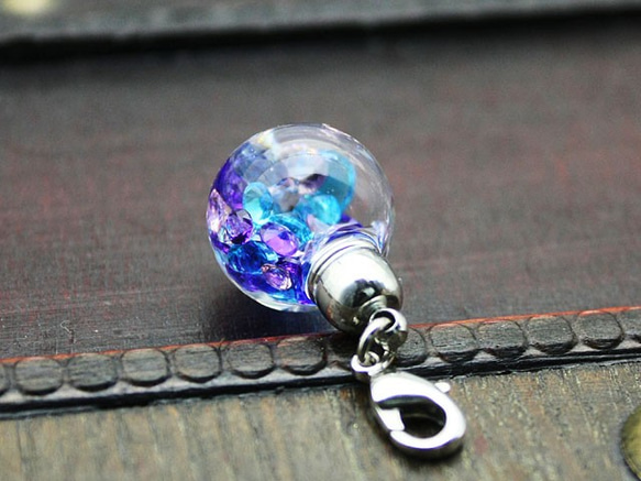 新作Bijou glass Ball Pendant L 冰藍系紫色 第5張的照片