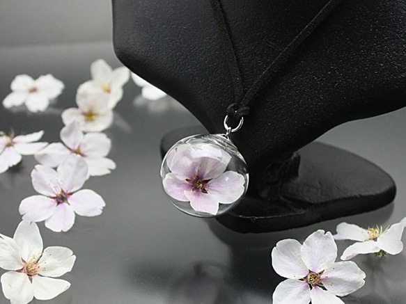 Flower glass Ball Pendant ～桜～ 1枚目の画像