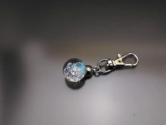 Bijou glass ball L ブラヘッド　キーチェーン　クリアストーン・オパールパウダー 2枚目の画像