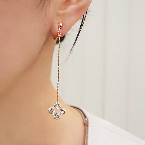 オプション選択必須】【オプション選択必須】▷Four crystal ピアス