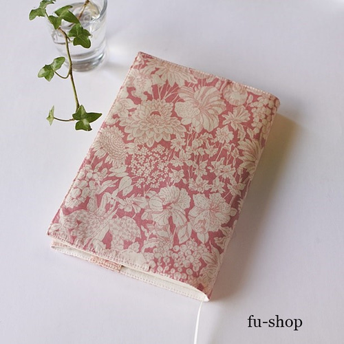 着物 ×リバティ　文庫本用ブックカバー 着物 ×リバティ 文庫本用ブックカバー 着物 ×リバティ 文庫本用ブック