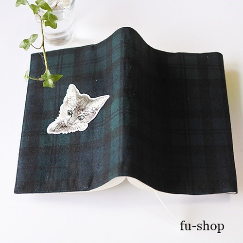 ブックカバー 文庫本サイズ 猫 刺繍ワッペン ブックカバー ふう