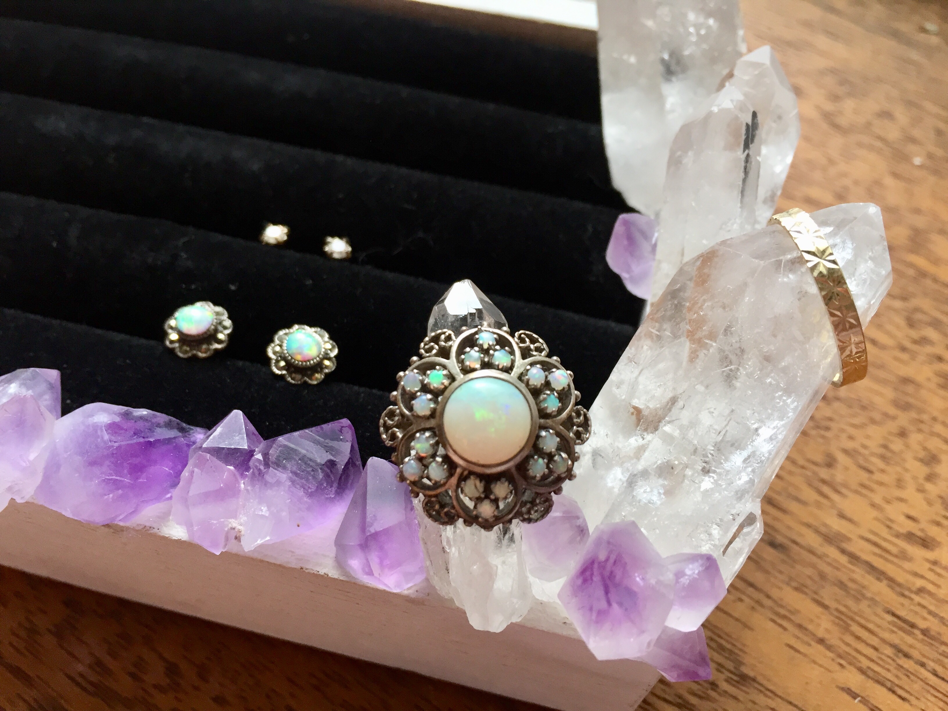 紫水晶のアクセサリーケース/アクセサリー収納/アクセサリーホルダー/アクセサリースタンド