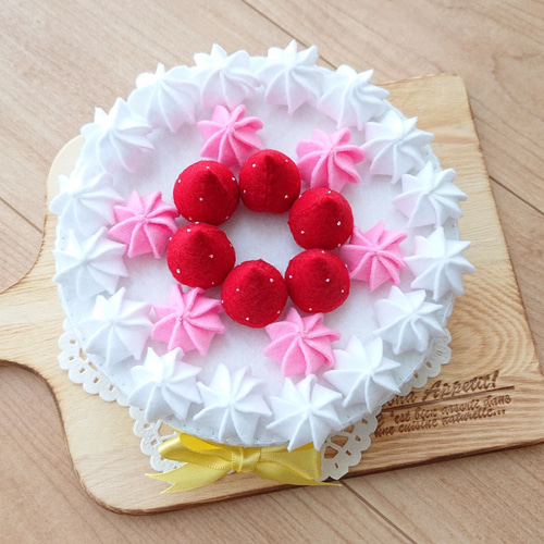 お誕生日ケーキ フェルトのケーキ フェルトのままごと ハーフ