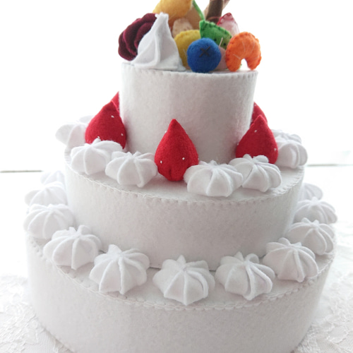 ☆受注製作☆フェルトの3段ケーキ フェルトのおままごと フェルトの