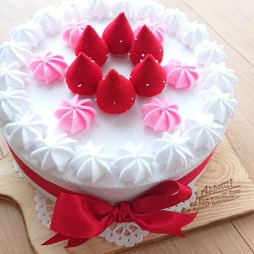 バースデーケーキ フェルトケーキ ピンククリーム入りホール