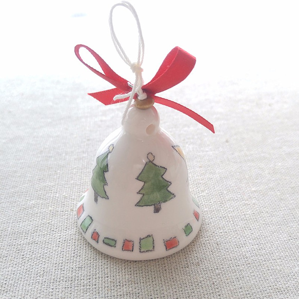 陶器のクリスマス・ベル☆猫とツリー 2枚目の画像