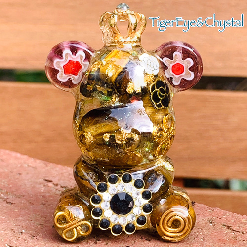 白蛇抜け殻入プレミアムオルゴナイト＊キラキラの宝石を持ったお座り