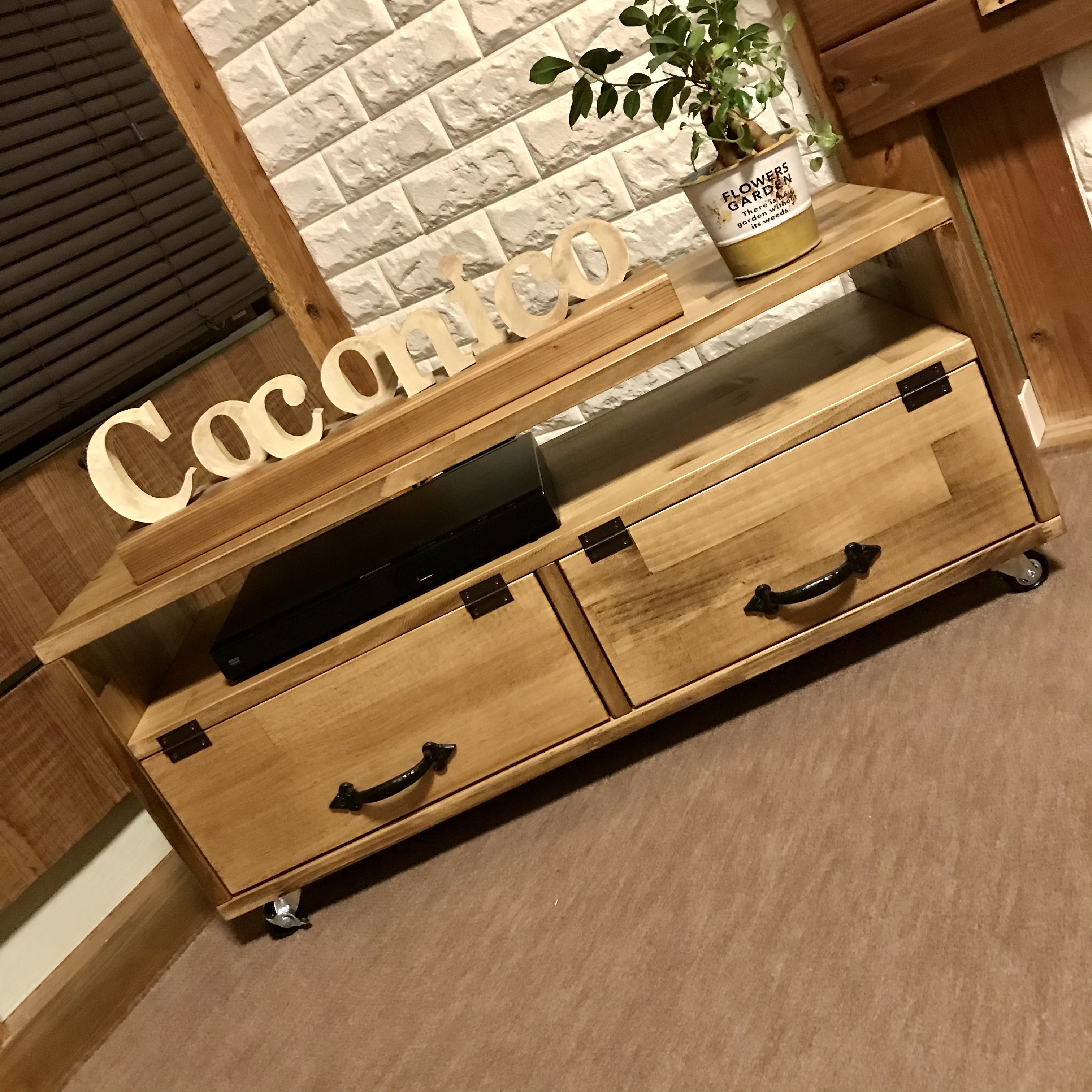 無垢】テレビボード 180㎝ サイド格子 ミディアムブラウン 鉄脚 無垢