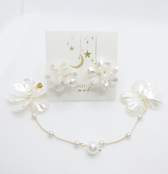 2way✧︎*ホワイトビーズのお花ピアス＆ゆれる花びらチャーム〜White flower〜 2枚目の画像