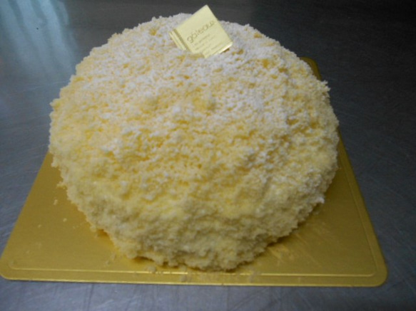 マスカルポーネとクリームチーズの２層のドーム型レアチーズ　ホワイトチーズタルト 1枚目の画像