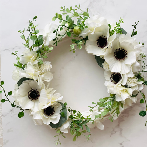 アネモネリース、ナチュラル、シャビーな壁飾り、白、緑 23㎝ リース  