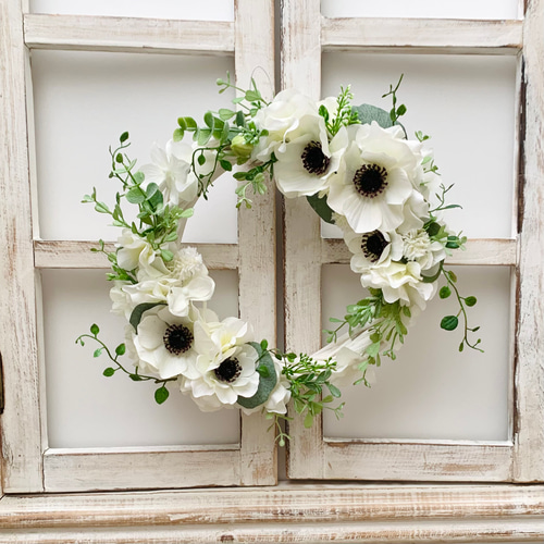 アネモネリース、ナチュラル、シャビーな壁飾り、白、緑 23㎝ リース  