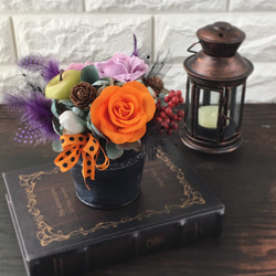 ハロウィン、秋、オレンジ、黒、紫、ブリキ缶、フラワー