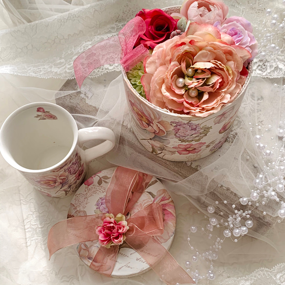母の日　敬老の日　マグカップ付き、ボックスアレンジ　ピオニー　芍薬　ピンク　リボン　造花 3枚目の画像