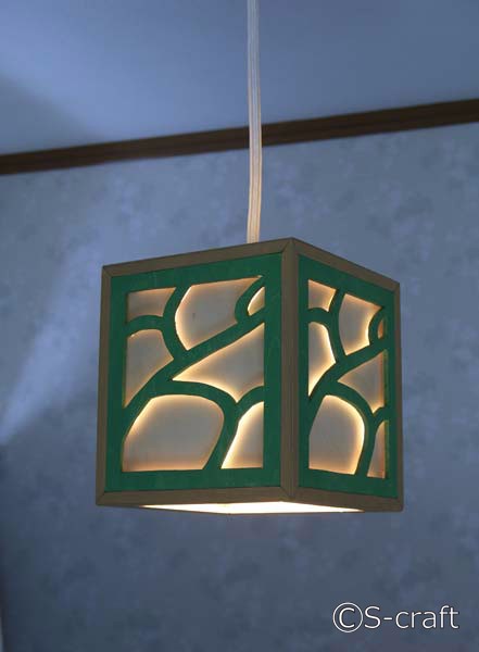 木製のペンダントライト（緑）